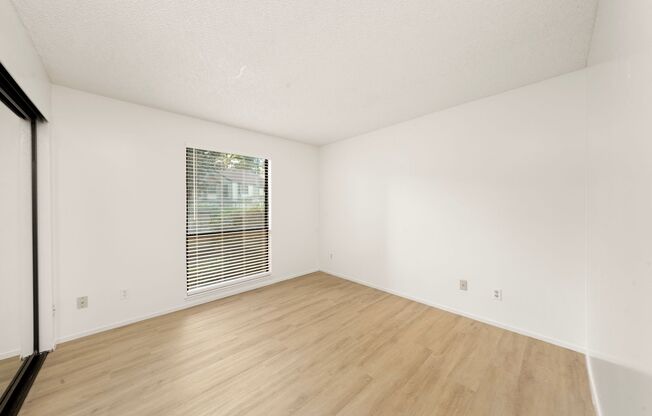 2 beds, 1 bath, $1,750, Unit # 5