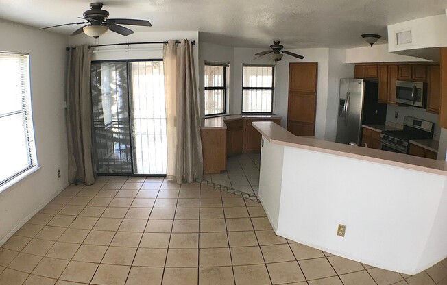 Northeast El Paso 3 bed with Refrig A/C and Loft!
