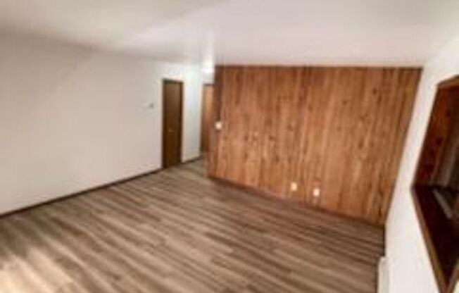 2 beds, 1 bath, $879.99, Unit 2951-06