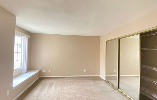 3 beds, 2 baths, $1,500, Unit # 2044