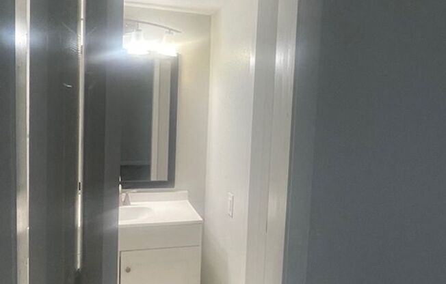 3 beds, 2 baths, 1,256 sqft, $1,550, Unit 07-0702 WD