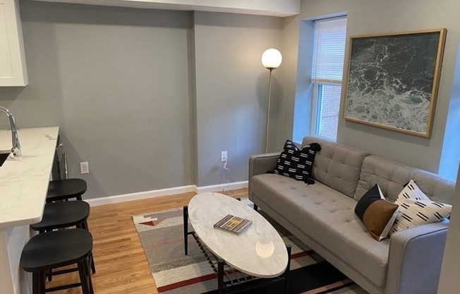 1 bed, 1.5 baths, 650 sqft, $3,000, Unit 3