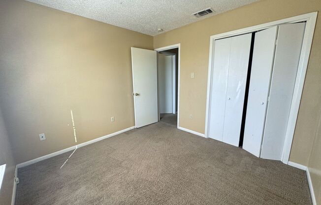 2 beds, 1 bath, 967 sqft, $825, Unit Unit A