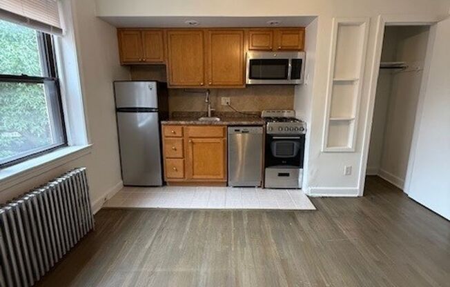 1 bed, 1 bath, $1,425, Unit #A301
