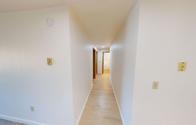 3 beds, 1.5 baths, 877 sqft, $2,583.33, Unit 303