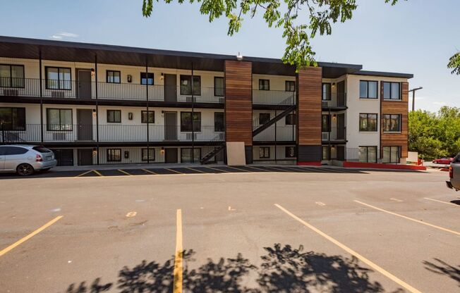 2 beds, 1 bath, $1,499, Unit 24