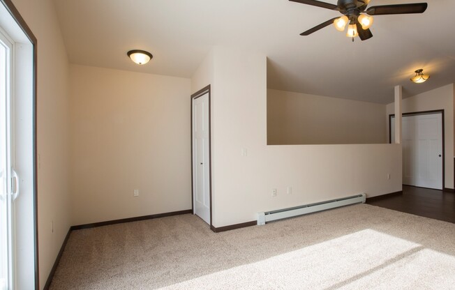 2 beds, 1 bath, 970 sqft, $1,474, Unit SB 1635-07