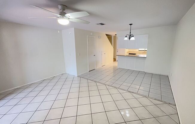 Newly renovated 2 bedroom Townhouse for Rent near Dale Mabry and Waters!