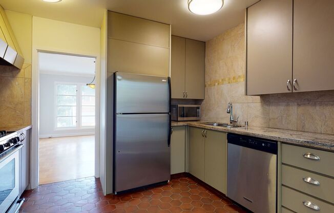 2 beds, 1 bath, $4,500, Unit 2539 Lombard