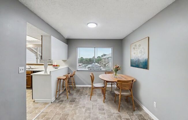 4 beds, 2.5 baths, 1,650 sqft, $1,800, Unit Chapel Dr-6823