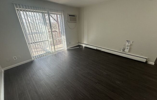 1 bed, 1 bath, 560 sqft, $825, Unit 605-22