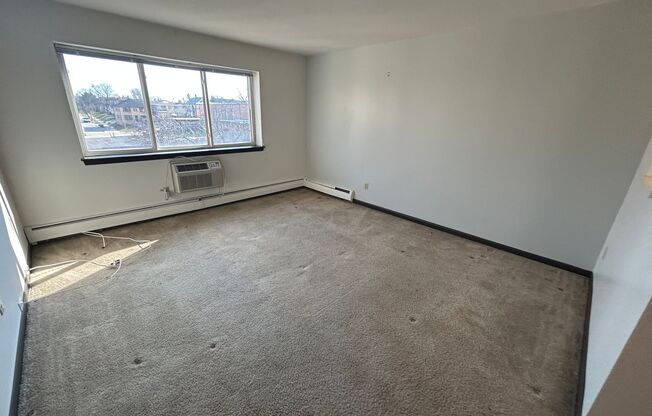 1 bed, 1 bath, $995, Unit 346