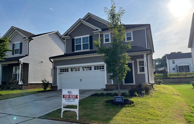 AMAZING LOCATION, Fantastic 4 Bed Home, Internet Included, Available Now!
