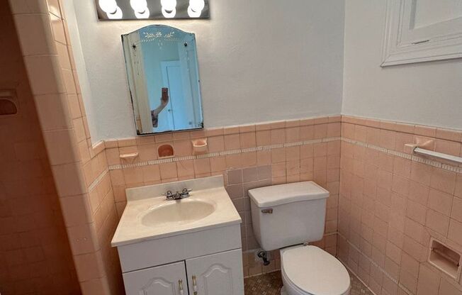 2 beds, 2 baths, 1,303 sqft, $2,200, Unit New King Edward 202