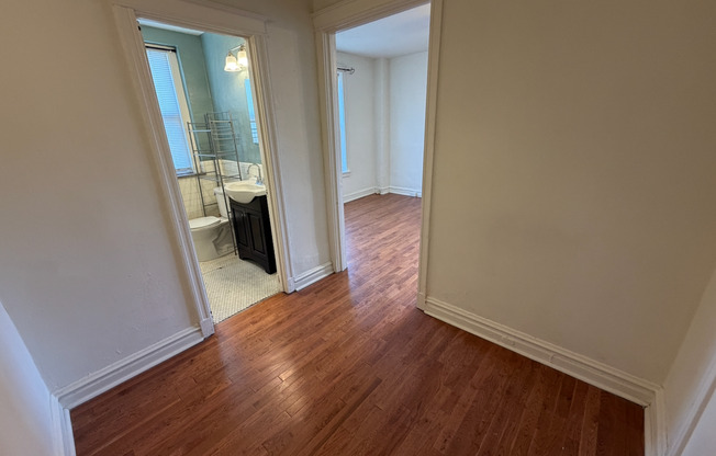 Studio, 1 bath, 450 sqft, $945, Unit 309