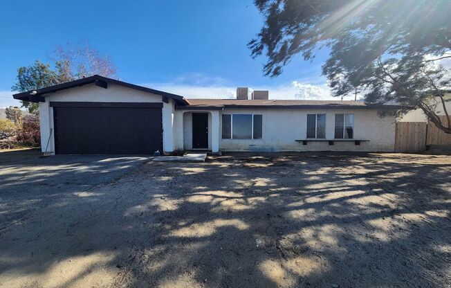 Beautiful Home In Hansen Track Neighborhood