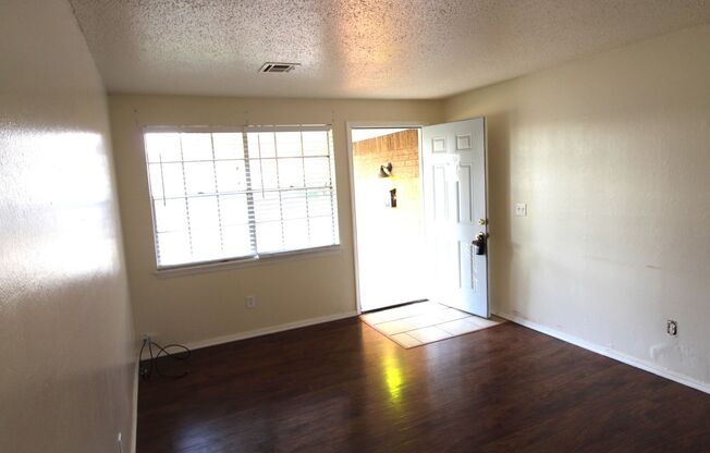 3 beds, 1.5 baths, $1,395