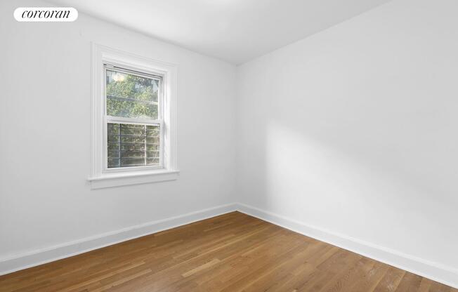 1058 STERLING PL