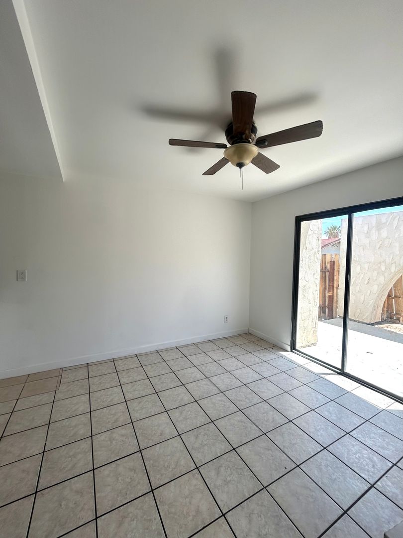 6672 Mesquite Ave.