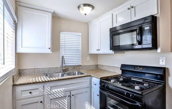 1829 1/2 E 63 ST