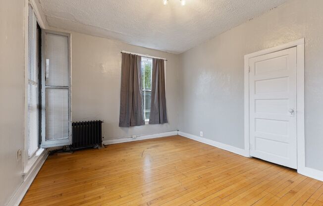 1 bed, 1 bath, 690 sqft, $995, Unit 1