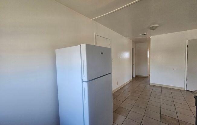 2 beds, 1 bath, 950 sqft, $2,375, Unit 4831 Overend Ave