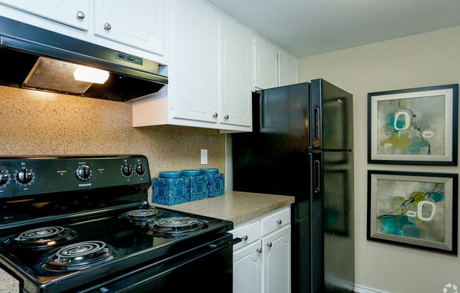 1 bed, 1 bath, 670 sqft, $670