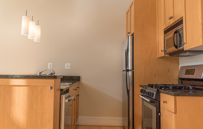 2 beds, 2 baths, 820 sqft, $4,195, Unit 210