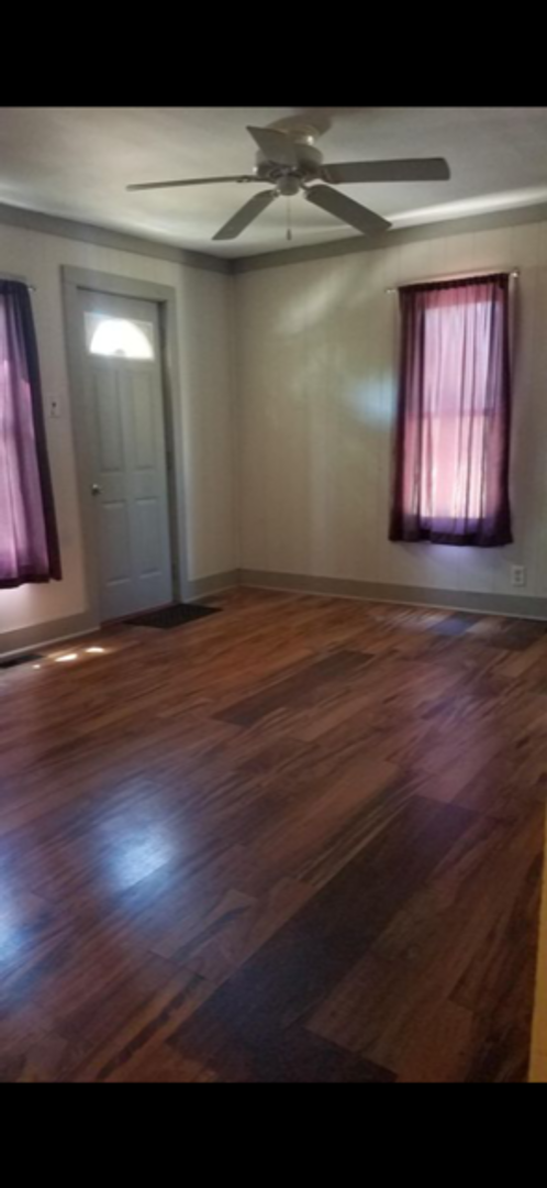 2 beds, 1 bath, $1,000