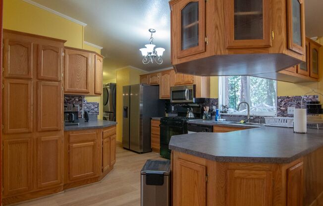 3 beds, 2 baths, $1,995