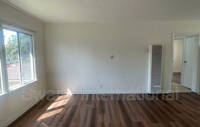 622 1/2 E 97 ST
