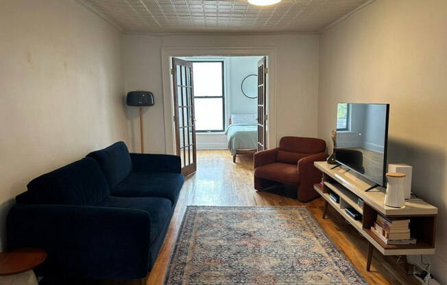 261 SMITH ST