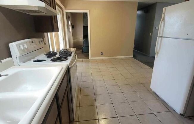 $995 - 3 bed 1 bath - Single Family Home