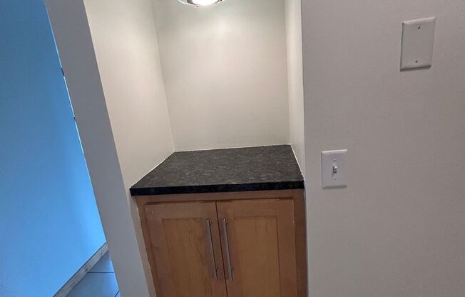 1 bed, 1 bath, 800 sqft, $1,395, Unit 301