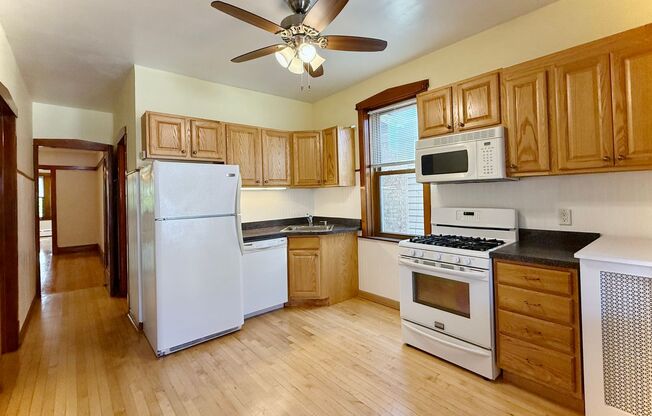Gorgeous 2 Bed + Den / 1 Bath Jefferson Park Unit Available NOW! Water, Sewer, & Trash INCLUDED In Rent!