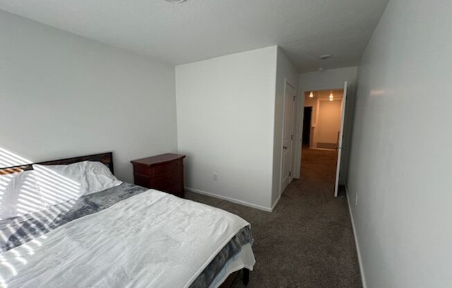 3 beds, 2 baths, $1,900