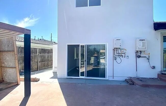 5659-5661 Dorothy Way