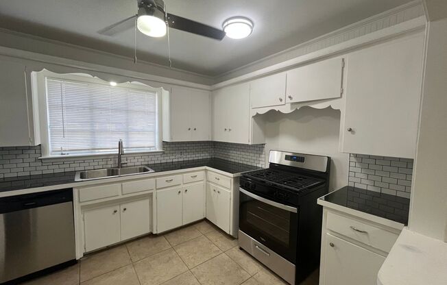 3 beds, 1 bath, $1,495