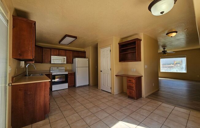 3 beds, 2.5 baths, $1,295, Unit # 54