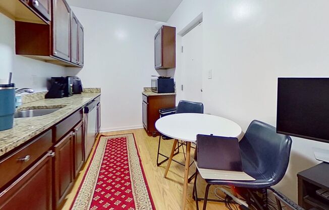 Studio, 1 bath, 560 sqft, $1,800, Unit 736 1S