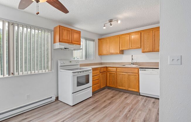 2 beds, 1 bath, 742 sqft, $1,545, Unit 22