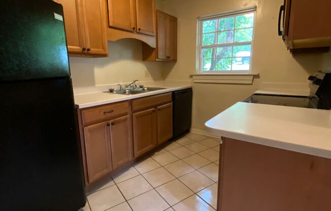 2 beds, 1 bath, $1,200