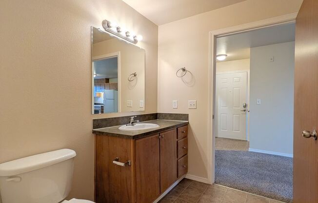 2 beds, 2 baths, 994 sqft, $1,475, Unit E101