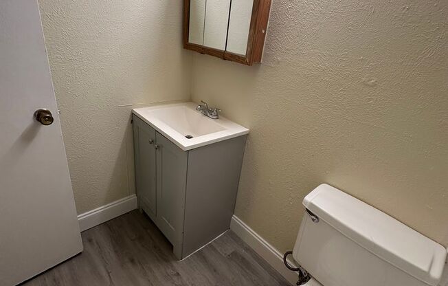 2 beds, 2 baths, 923 sqft, $1,099, Unit 205