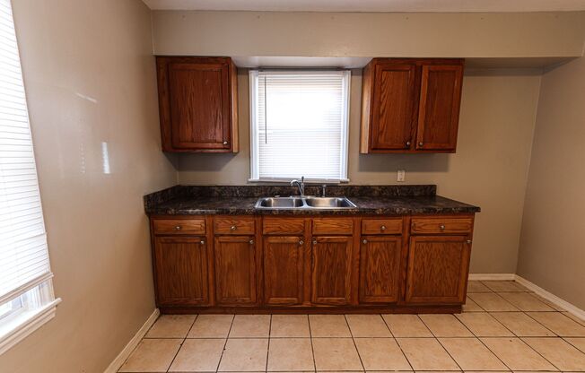 3 beds, 1 bath, $1,175