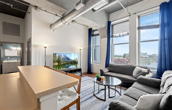 511 N Broad St 702