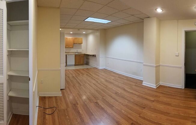 Studio, 1 bath, 294 sqft, $1,225, Unit New King Edward  1A4