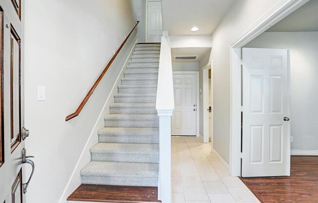 1713 SPG ST