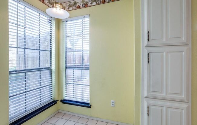 2 beds, 2 baths, $1,900, Unit # 22B