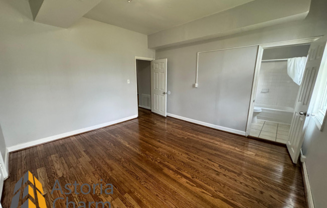 1 bed, 1 bath, $1,150, Unit 3508 Clifton Ave Unit B2